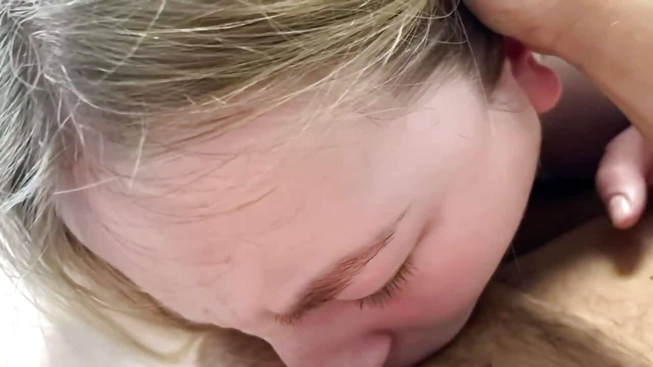 Σκληρό σεξ χύνει στον κώλο μου