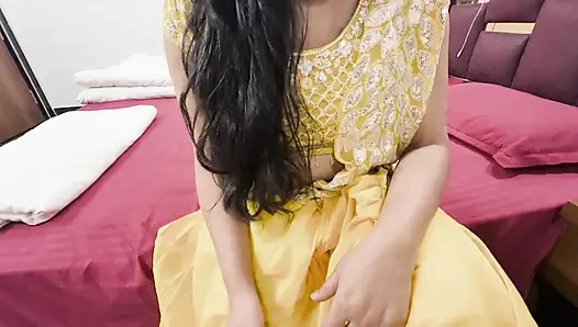 Devar Ke Gussa Hone per Bhabhi Ne Apni Gili Chut De Kar Manaya