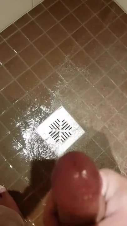 Chubby guy wanking and cumming in the shower