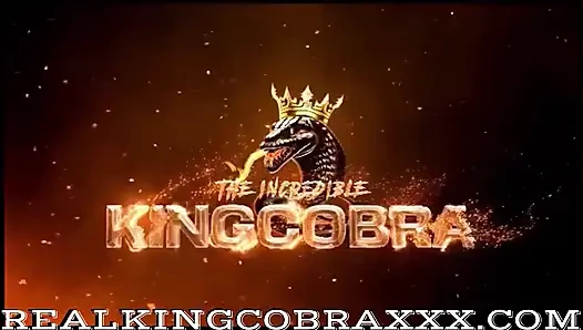 All stretched out by the cobra: ajakan mandys berubah menjadi serangan anal