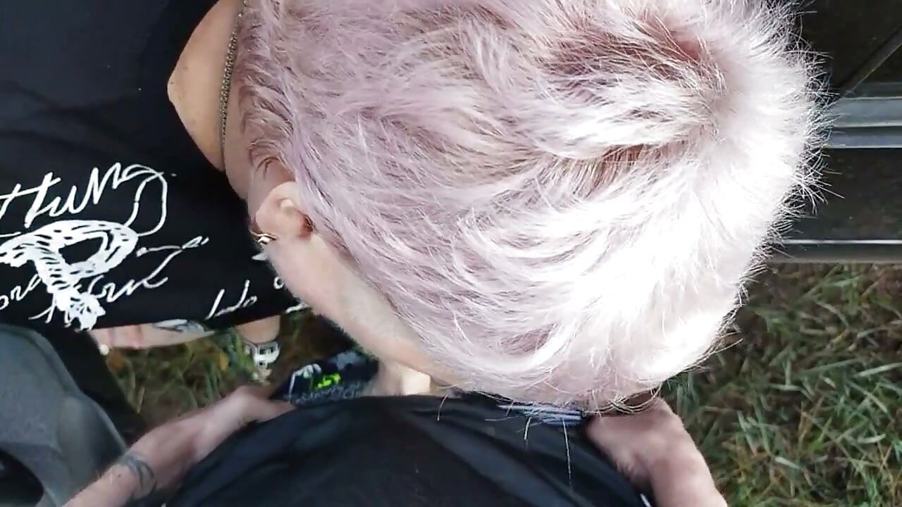 I Brought My Mother-in-law to the Park and She Gave Me a Blowjob