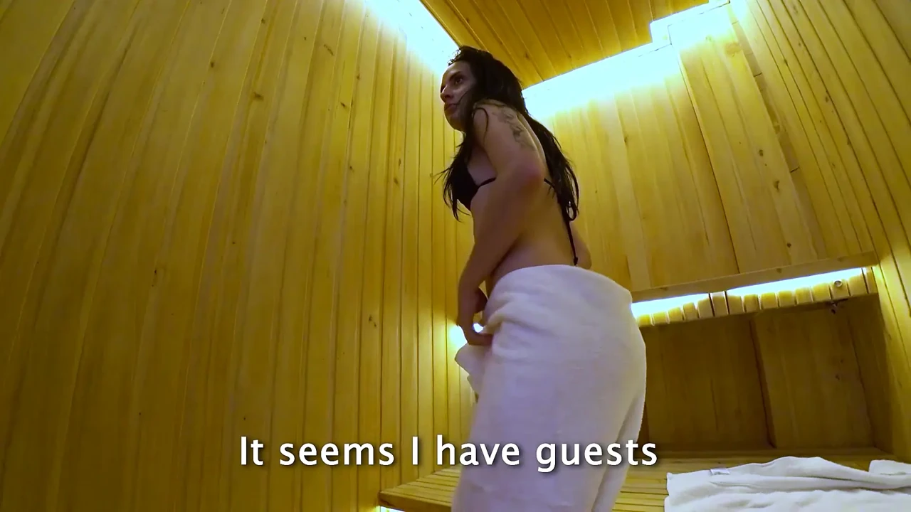 PUBLIC SAUNA #1 : I stay alone with TWO slutty Girl who make me Cum. Handjob 4 hands