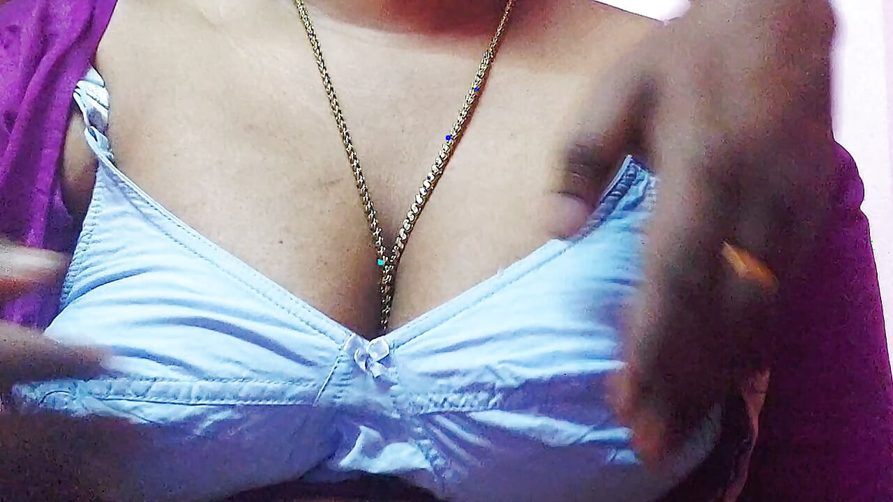 Zoya Bhabhi 德西与老公在房间里发生性关系