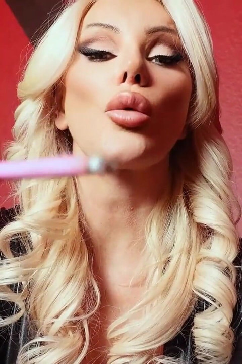 Brittany Andrews Enjoys Using Pathetic Useless to Fuck!