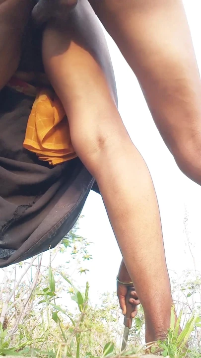 性感人妻和黄色纱丽服德西狗式性爱视频 | 短片 1