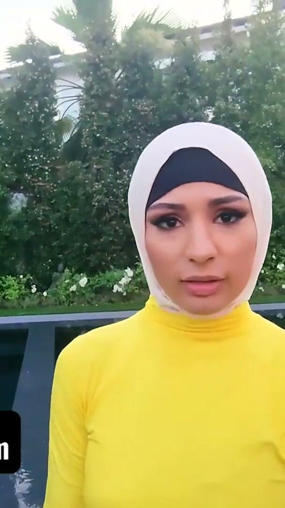 Fata hijab Nina a crescut uitându-se la filme americane cu adolescenți și este obsedată să devină regina balului | Clip 1