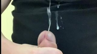 Sperma ontploffing op shirt