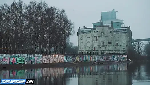 Isa Bella büyük bir yarağa dans ediyor ve boşalıyor - balerin porno cosplay parodisi