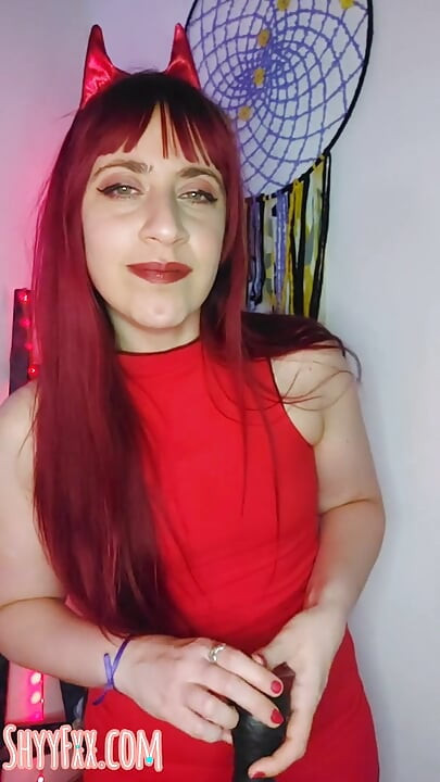 Shyyfxx el Día del Gusano