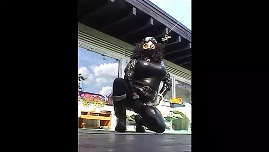 kauçuktravestidışarıda
