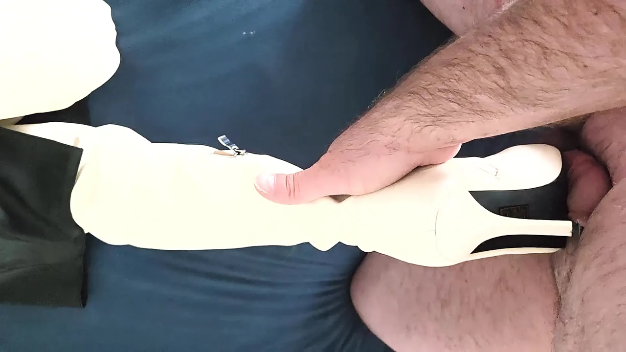 与白色超短靴的幻想浪漫 36
