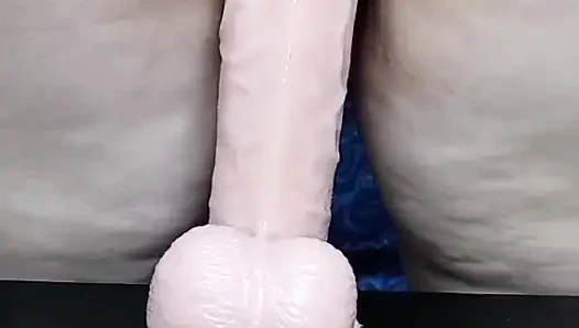 Dirty creamy pussy and big oiled ass, take a big dildo