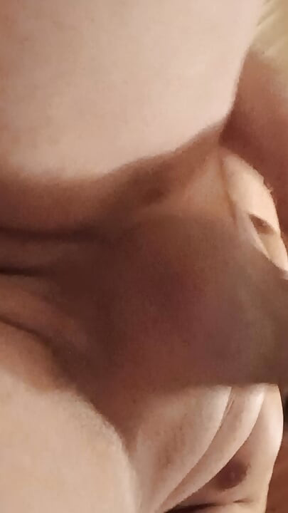 Taşaklarım yakın çekimde dans ediyor