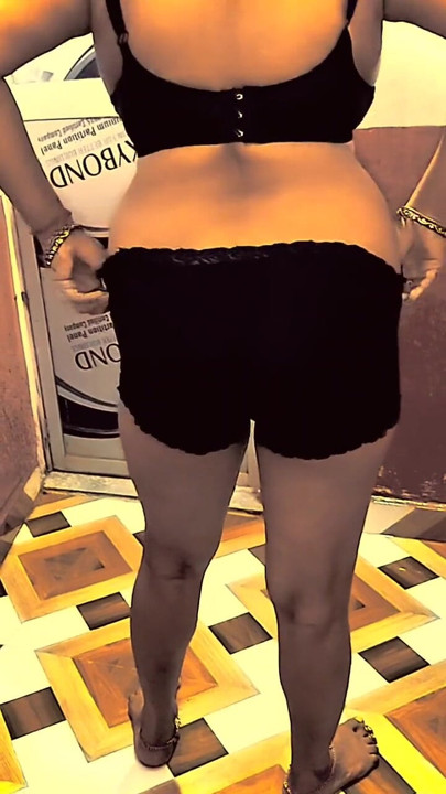 Indian bhabhi bath show | Clip 2