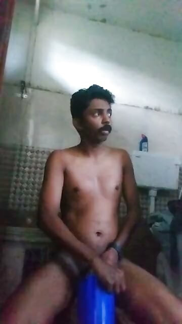 Headmaster Shithin কর্মস্থলে মদ্যপান