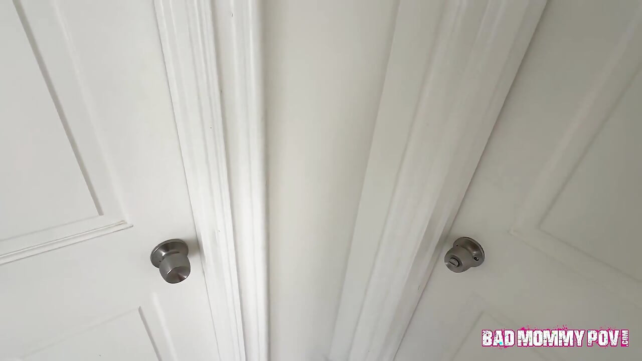 Badfamilypov - mong muốn cấm kỵ của Annie King trở nên sống động khi cô ấy quyến rũ con trai riêng của mình