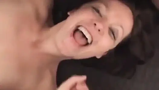 Camilla dicrot sperma banyak banget