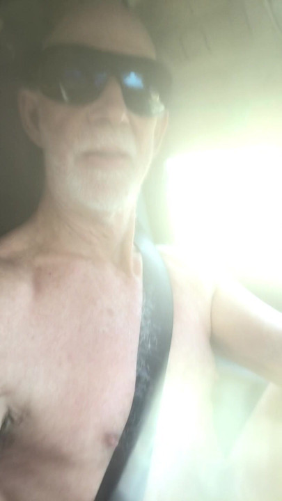 ฉันชอบขับรถแก้ผ้า