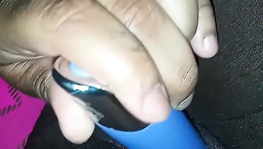 Mainin memek pakai vibrator