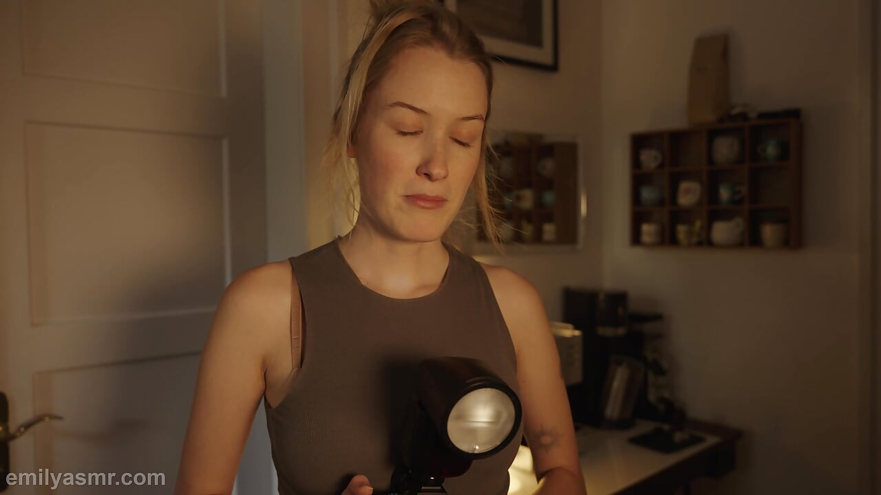 Fotograf ASMR potrzebuje męskiego modelu ... Ona cię potrzebuje!