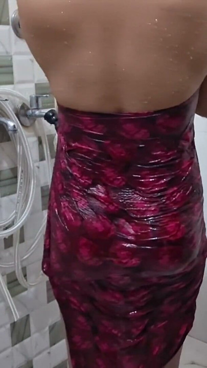 A video of a Bengali sister-in-law taking a bath after sex went viral. | Clip 2