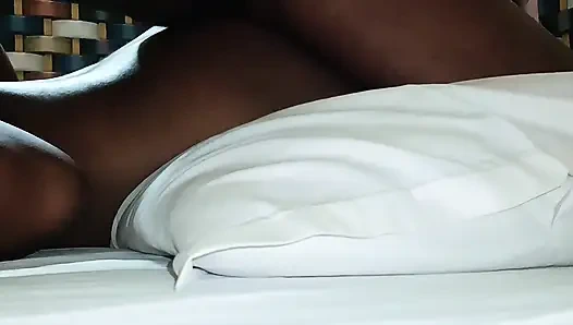 Kız arkadaşımın götünü neredeyse siktim