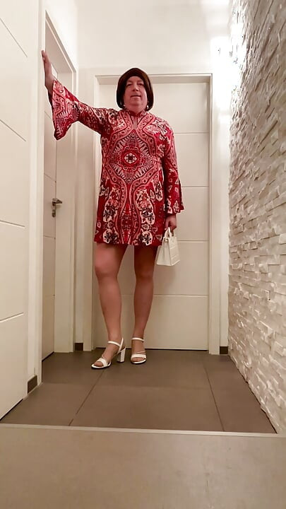 Nicolette in her new sandals and new handbag – I think she looks sexy