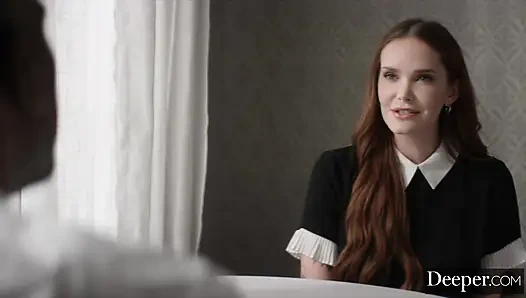 Derin. Büyük zenci yarağı seven kızıl saçlı Chloe Foxxe sıkı amını dolduruyor