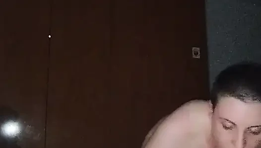 Salatalık yiyorum ve beni 3 pozisyona sokuyor