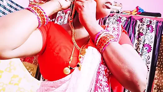 Istri india yang tukang selingkuh. Ibu rumah tangga dengan kain sosis selingkuh sama teman laki-lakinya sendiri. Telugu Dirty Talks.