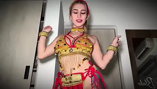 Wunderschöne, Geile Araberin Reitet Auf Einem Großen Weißen Schwanz in Den Arsch