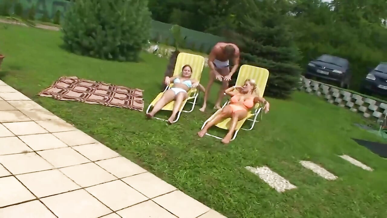 Blonde milfs in foursome with bisexual dudes