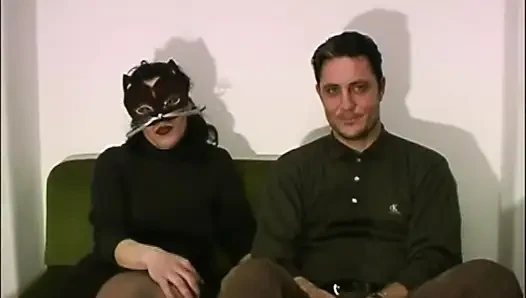 Nimm deine frau mit, um das harte vorsprechen zu machen