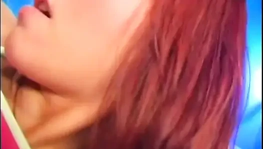 Sıkı amcıklı güzel seksi genç kız klasik büyük yarakla sikiliyor ve ağzına boşaltıyor