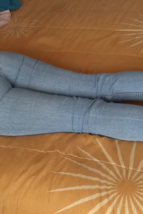 I finally managed to masturbate with my sister-in-law, enjoy her and cum on her big ass