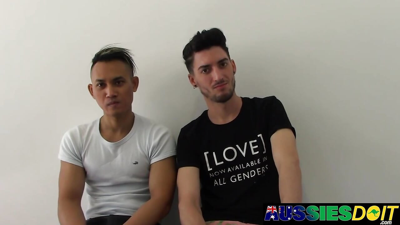 Aussie xavier si cewek hot aussie lagi asik ngentot pantat sempitnya habis-habisan sampai matanya merem melek