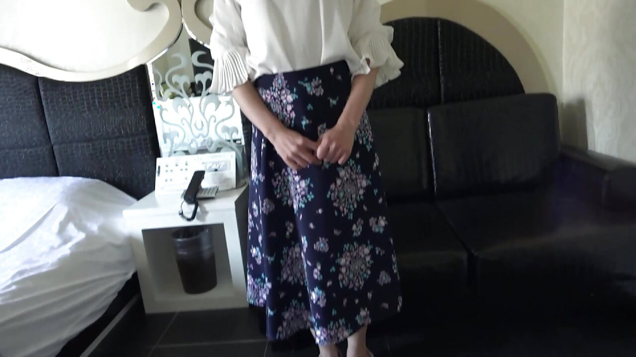 [mika 48 Years Old with Ripe Big Breasts in Insurance Sales]