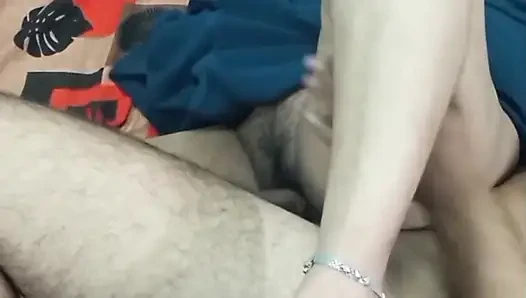 Desi tante hat romantik mit ihrem freund.