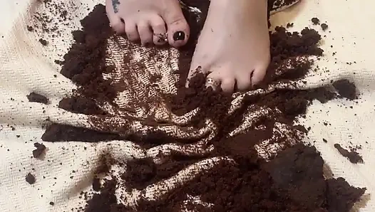 Feet Feet Feet in the Cake