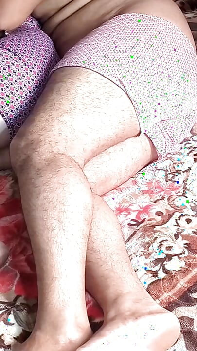 Arapska drolja iz Katara jebe kurac grozan crni kurac