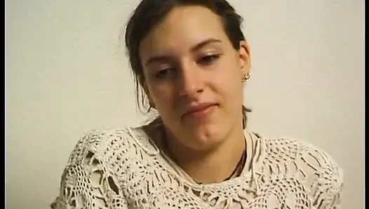 Parmakları amcığını ıslattı