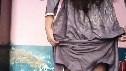 Ateşli didi ateşli boby çok sıkı amcığını erkek arkadaşına gösteriyor