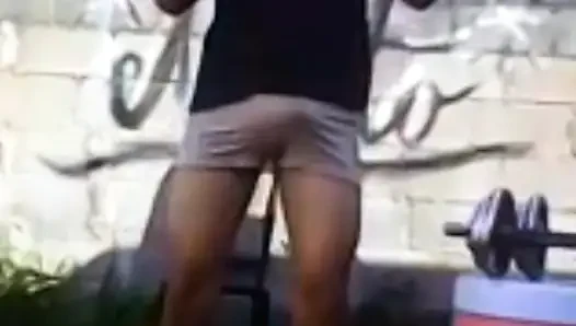 Boksörlü İsa egzersiz yaparken heyecanlı geçmiş videolar derlemesi