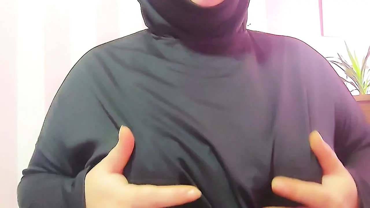 I was shocked to see what my hijab-wearing step sister did!