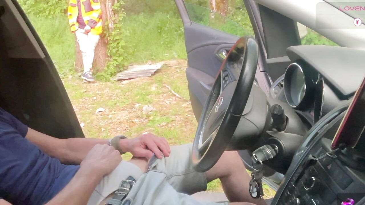 จอดรถที่พื้นที่ล่องเรือในป่า การหยอกล้อที่ได้รับของจริง