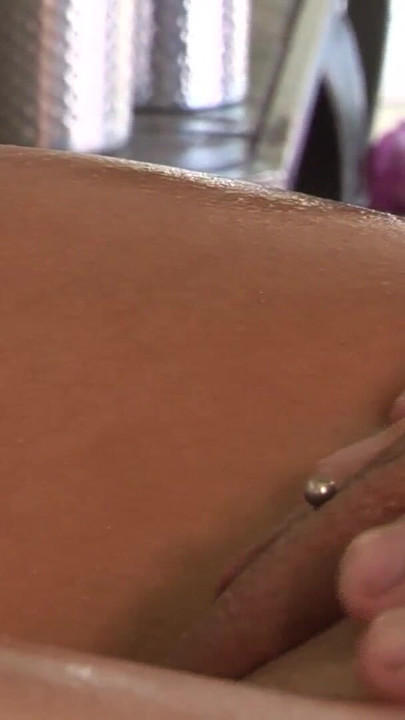 Must-see moment from "Notgeile Blondine 23 Jahre wird nach massage hart gefickt"