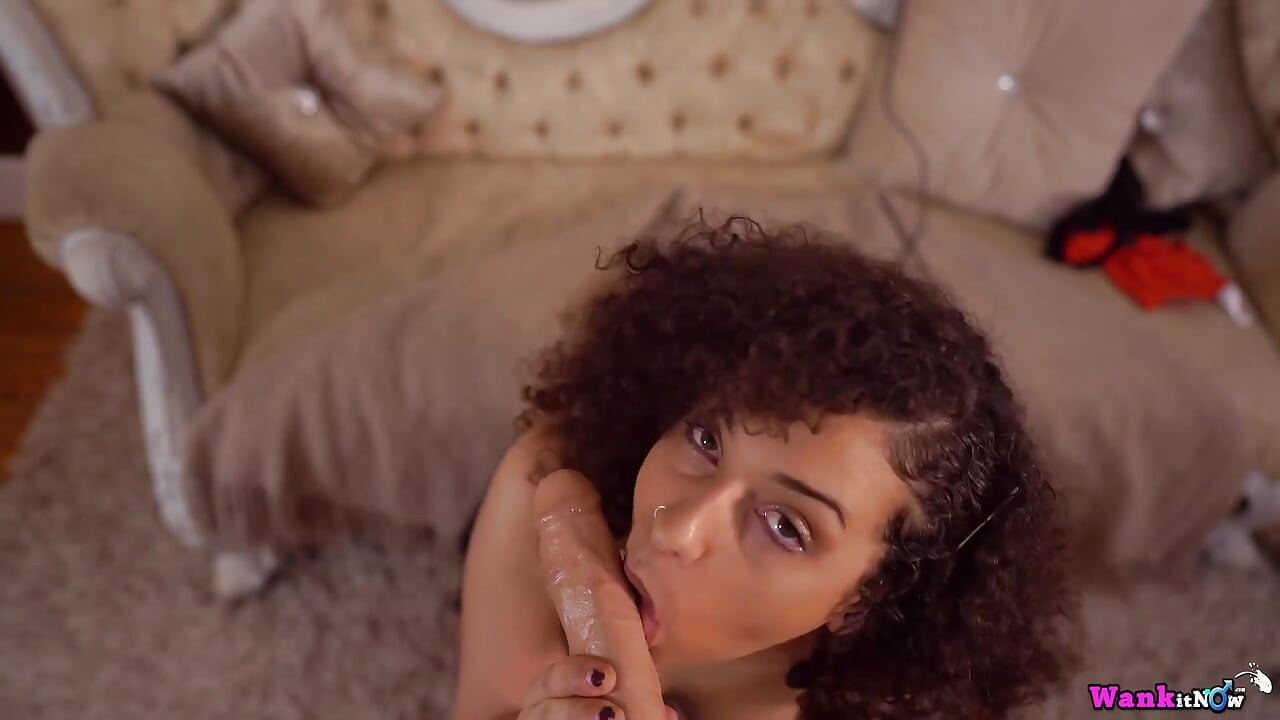 Amyia Dreams - You Can't Touch This