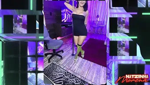Harika büyük memeli ve aç amcıklı ateşli kız