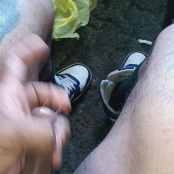 Yo masturbándome