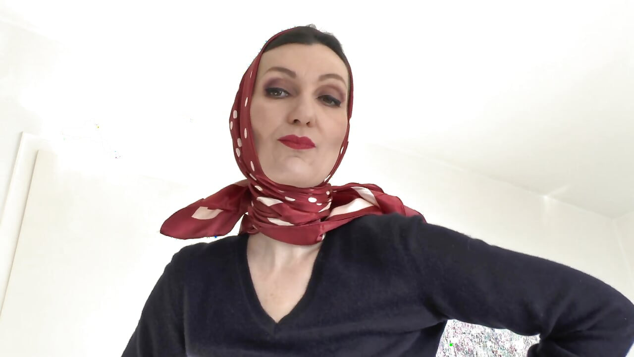 Satin Headcarf Fashion Show e Gozando em um lenço, JOI, Lady Victoria Valente